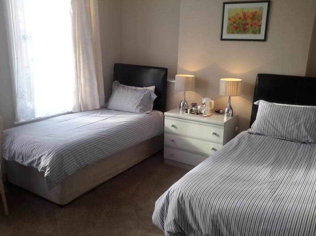 The Sandrock Clacton-on-Sea Exterior foto